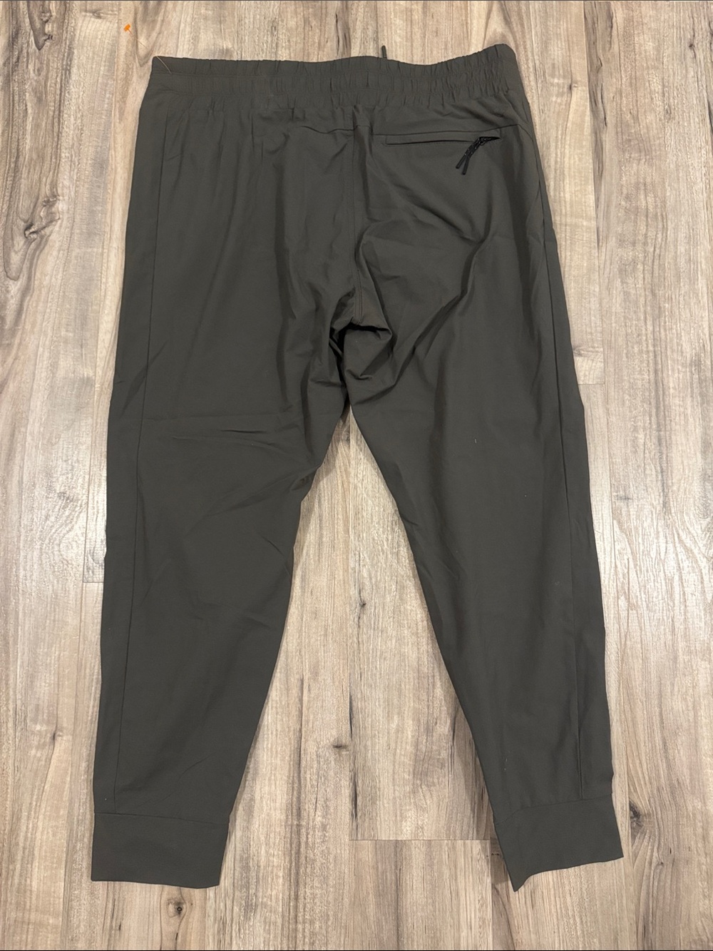 WindRiver Men's Dark Charcoal Jogger Pants with Drawstring Waist - Picture 4 of 4
